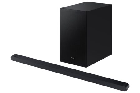 Barre de son samsung hw-s710d/xe Dolby Atmos noir titane offrant un son immersif et puissant pour téléviseur moderne