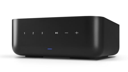 Image de l’amplificateur compact de streaming sans fil denon home amp noir avec design moderne pour système audio Hi-Fi connecté et multiroom.