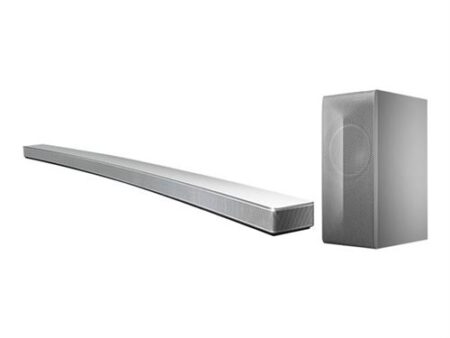 Image de la barre de son lg las855m argent installée sous une télévision avec caisson de basses sans fil et système audio 4.1 pour home cinéma immersif.