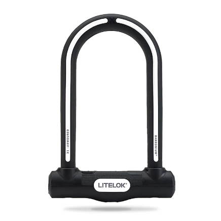 Le Litelok X1 fixé sur un vélo urbain pour illustrer la haute résistance de cet antivol contre les outils de découpe.