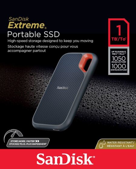Disque ssd externe sandisk extreme 4 to blanc montrant son design épuré et son attache mousqueton.