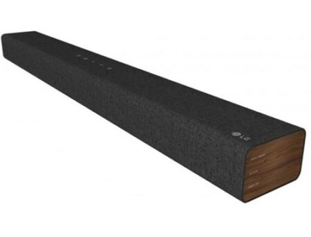 Image de la barre de son lg sp2 2.1 bluetooth compacte installée sous une télévision avec caisson de basses intégré pour un son home cinéma 100W.