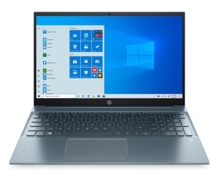 Pc portable hp Pavilion 15 bleu brouillard ouvert sur un bureau élégant.