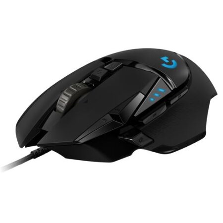 Souris gaming noire avec éclairage bleu souris logitech g502 hero posée sur un tapis de souris noir.