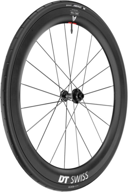 Paire de roues vélo carbone DT Swiss ARC 1100 DICUT 55 DB noire conçue pour la route et la performance aérodynamique.