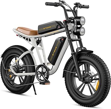 Vélo électrique homme ENGWE équipé de pneus larges 20 x 4 pouces et d'une batterie haute capacité pour les trajets urbains et tout terrain.
