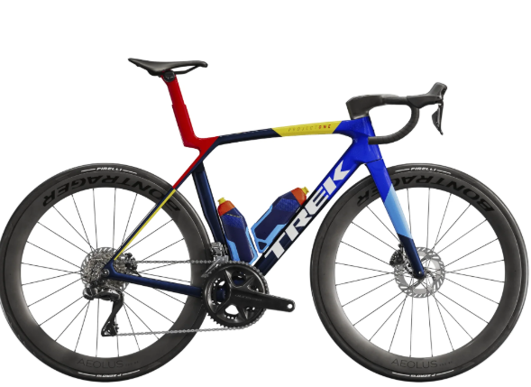 Image du Trek Madone SLR 7 Gen 8, vélo de route aérodynamique haut de gamme, cadre carbone léger et design performance optimisé trek madone slr 7 gen 8.